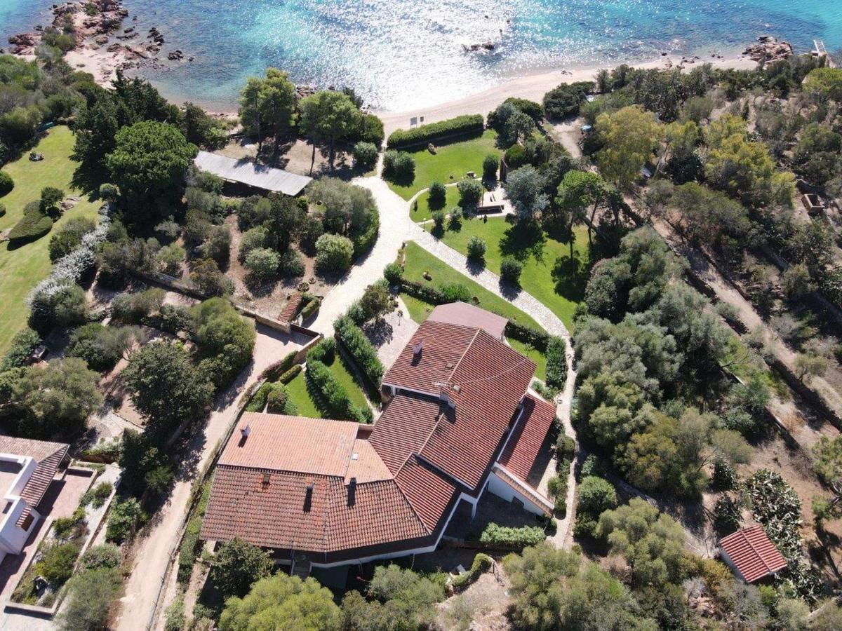 Baia Dorata Beach Apartment Porto Istana ภายนอก รูปภาพ