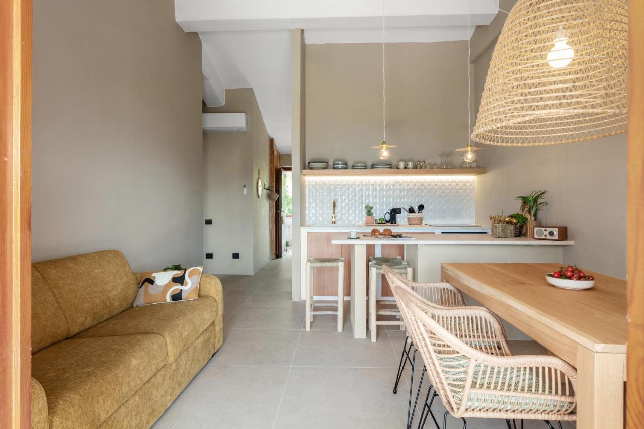 Baia Dorata Beach Apartment Porto Istana ภายนอก รูปภาพ