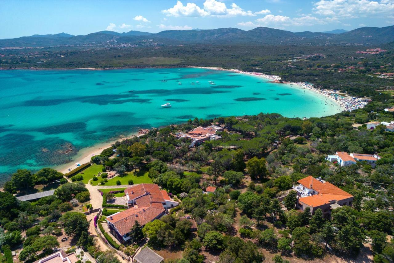 Baia Dorata Beach Apartment Porto Istana ภายนอก รูปภาพ