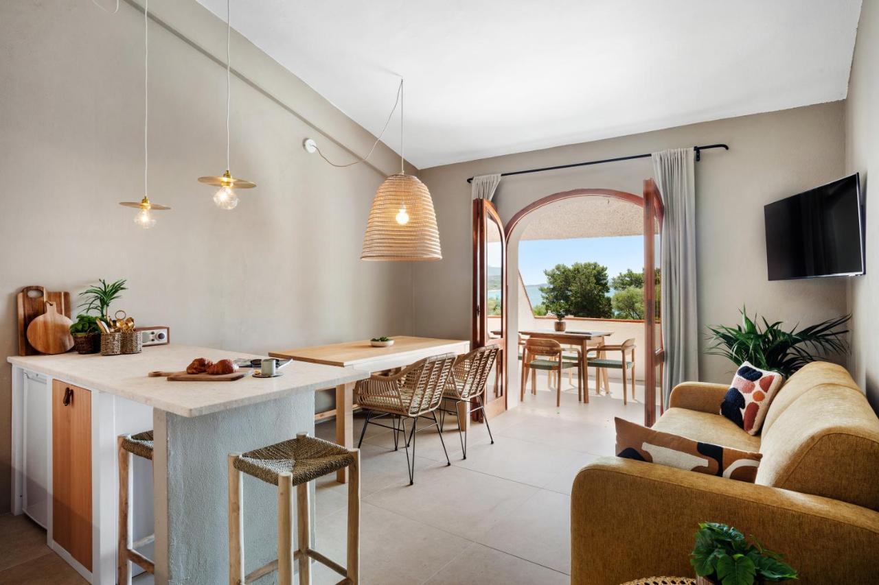 Baia Dorata Beach Apartment Porto Istana ภายนอก รูปภาพ