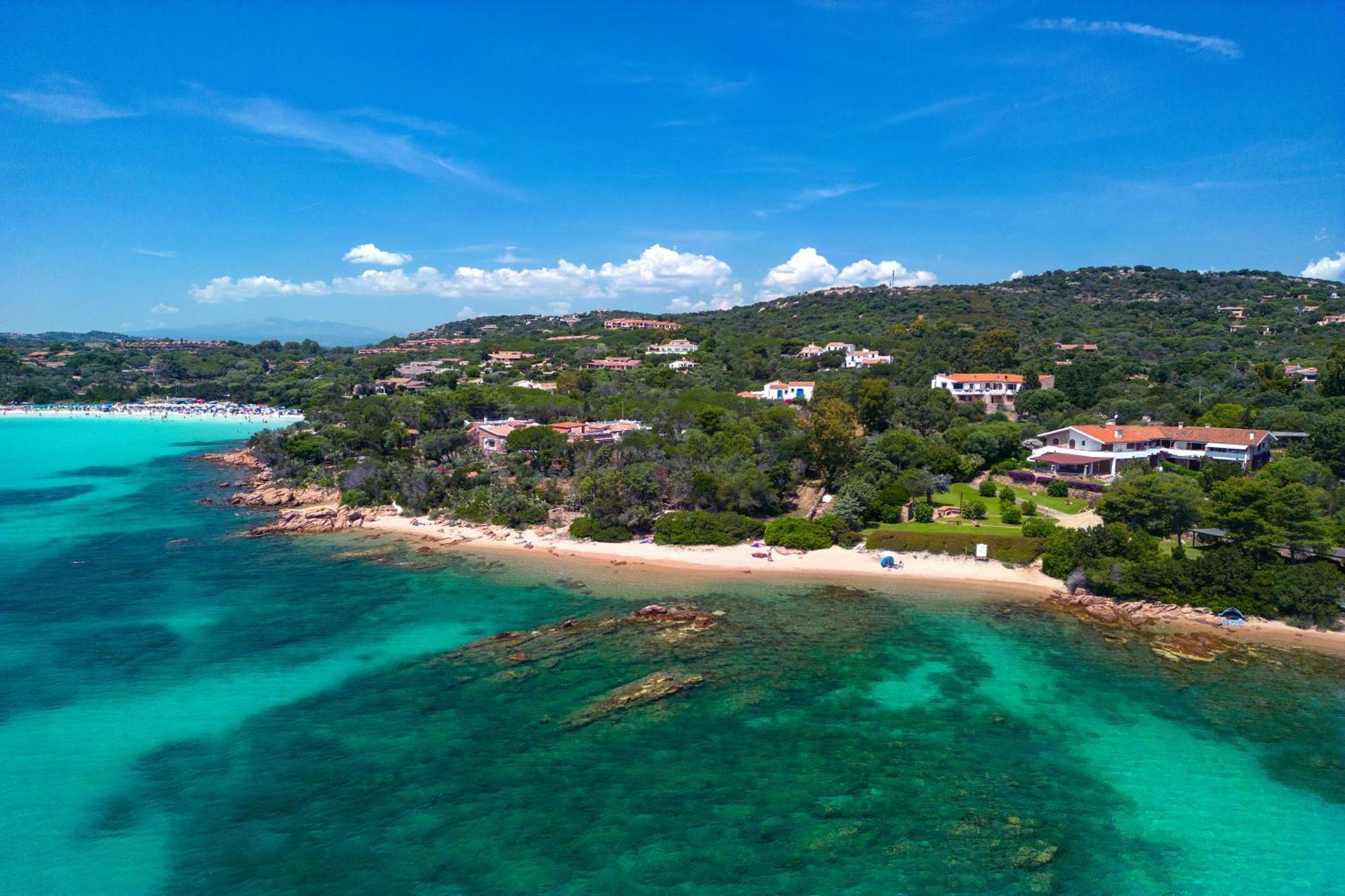 Baia Dorata Beach Apartment Porto Istana ภายนอก รูปภาพ