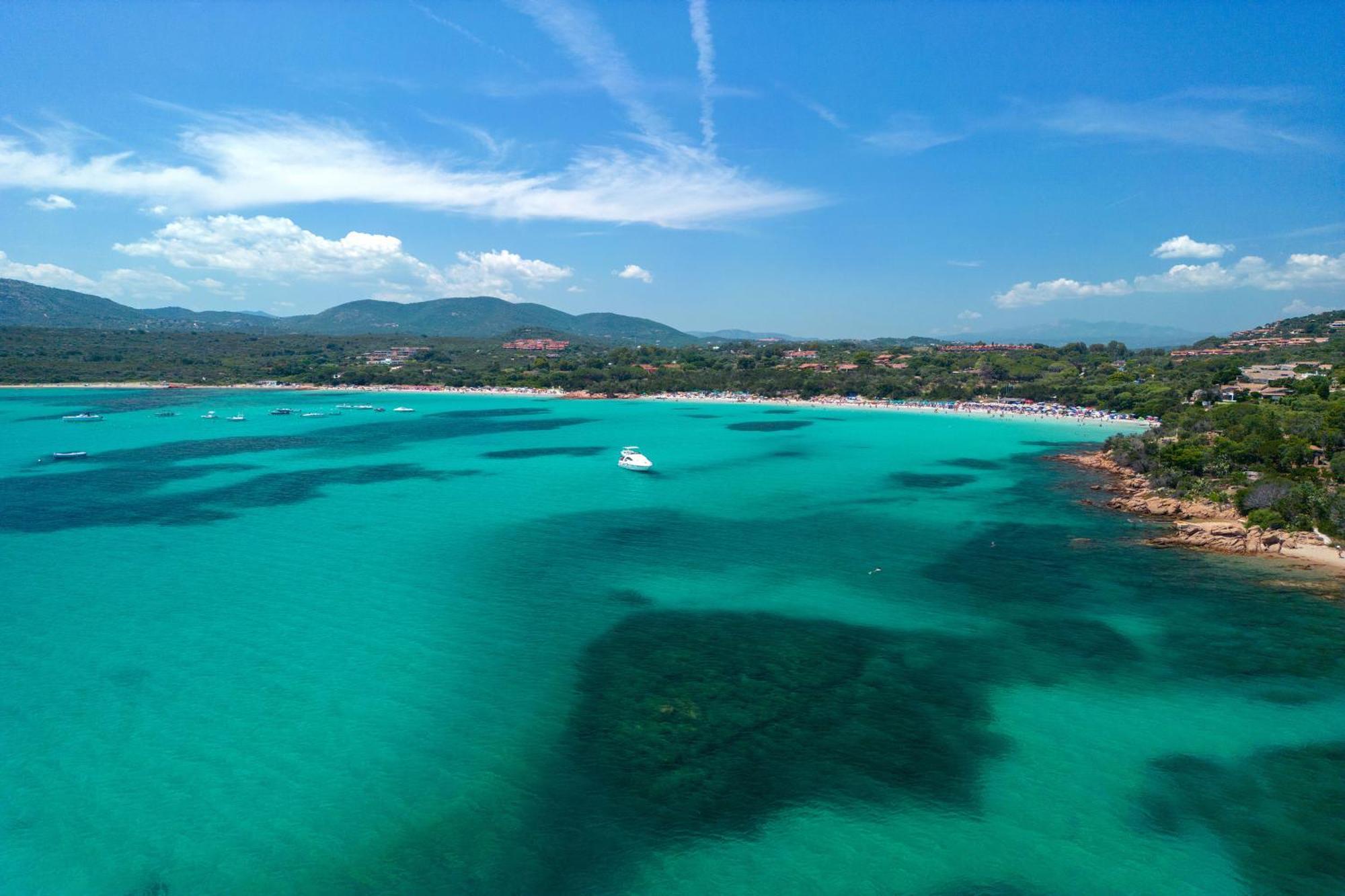 Baia Dorata Beach Apartment Porto Istana ภายนอก รูปภาพ