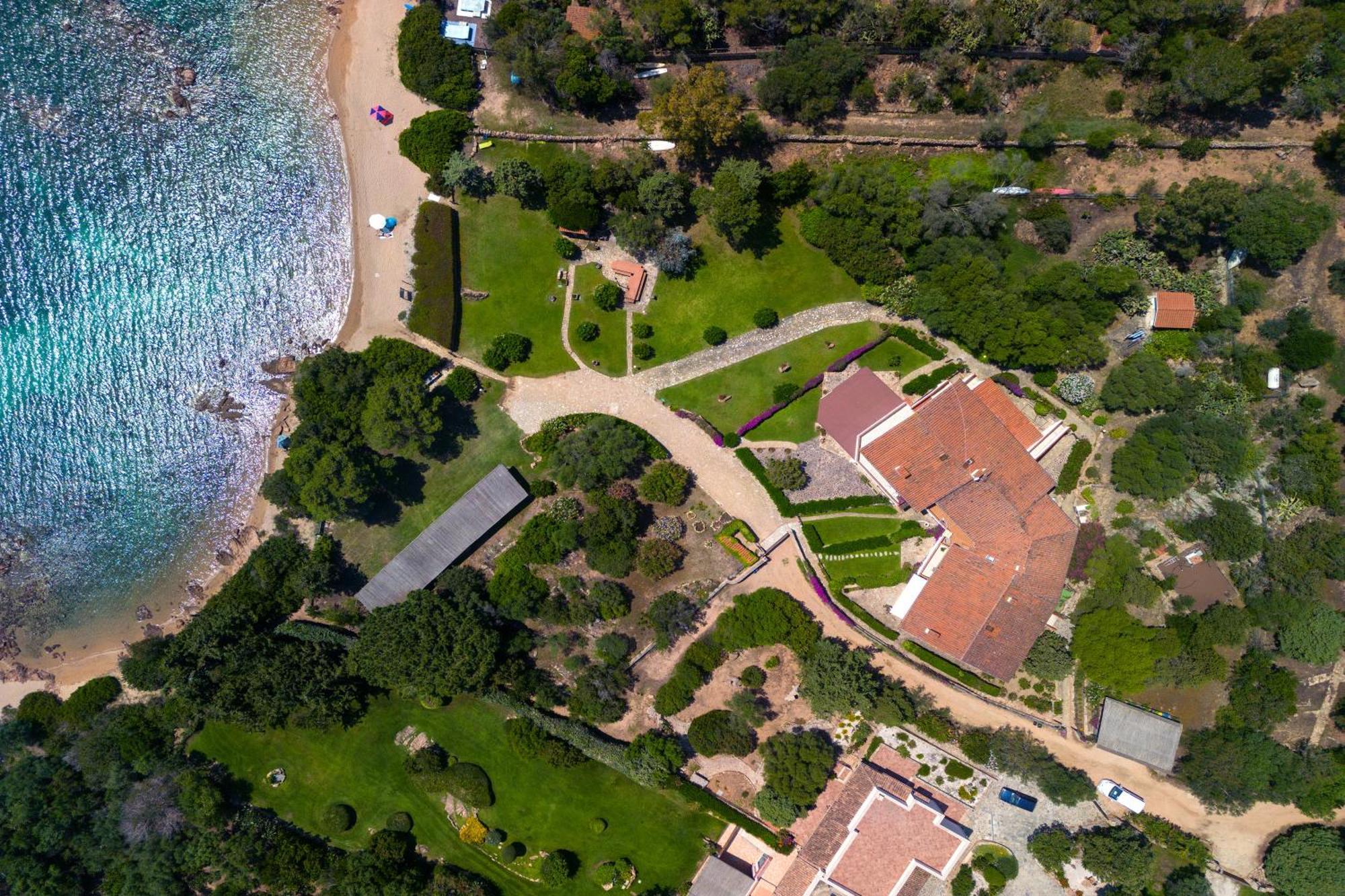 Baia Dorata Beach Apartment Porto Istana ภายนอก รูปภาพ
